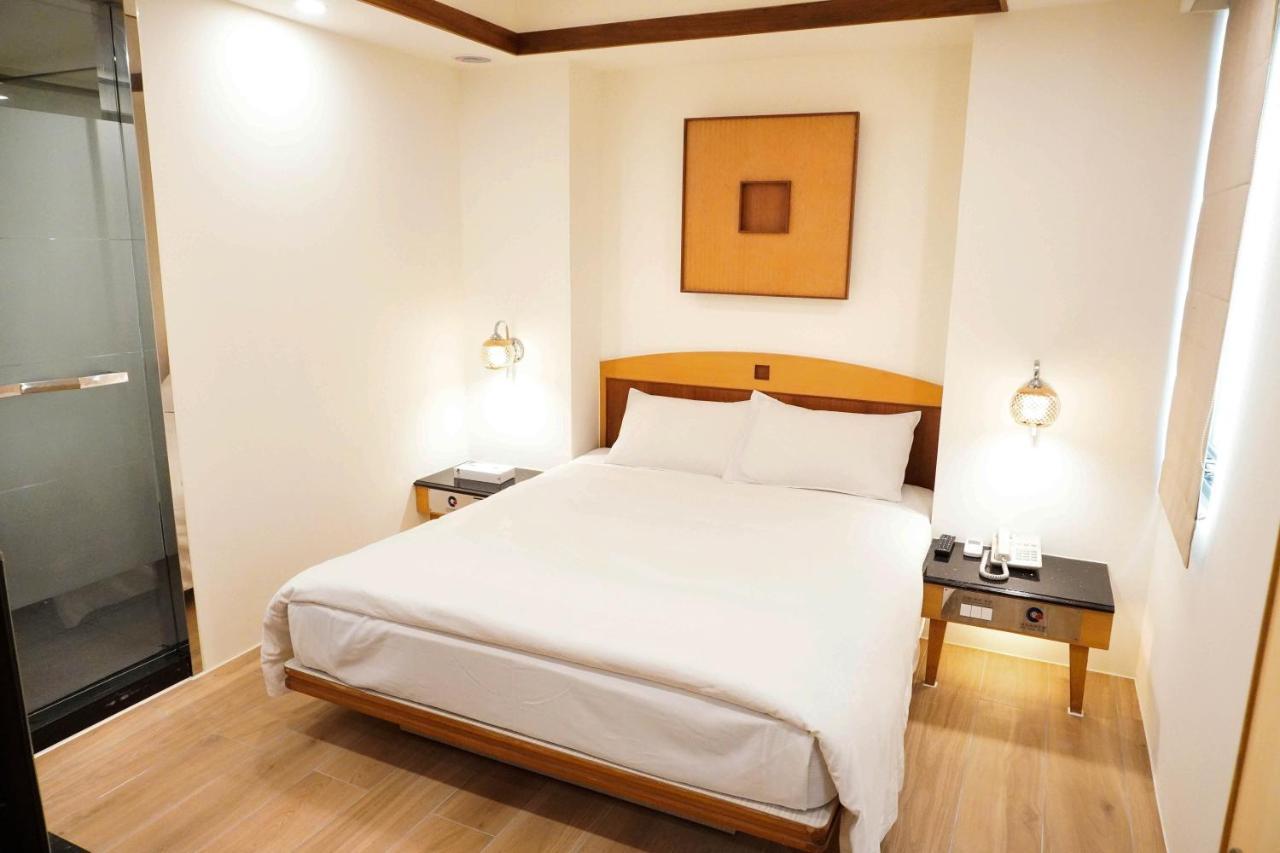 Kao Yuan Hotel - Zhong Zheng Tajcshung Kültér fotó