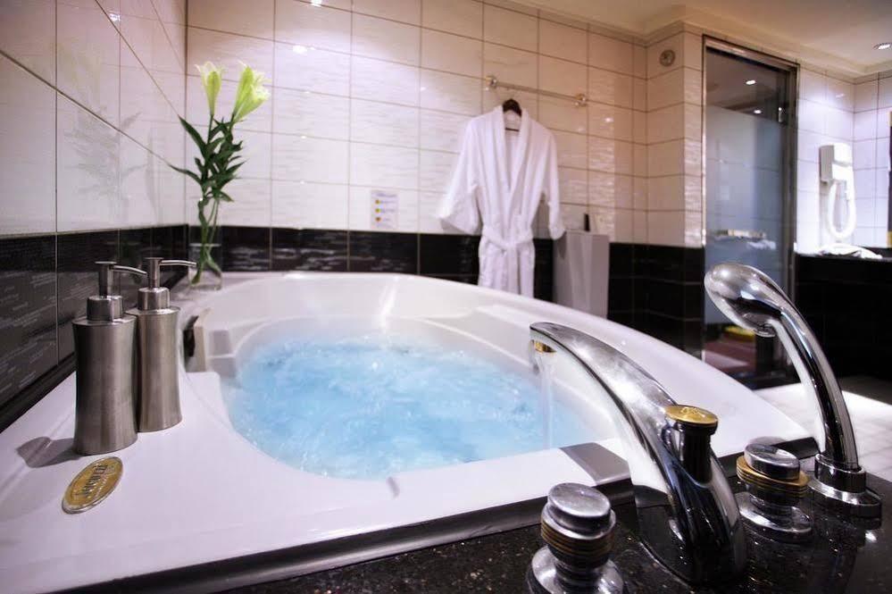 Kao Yuan Hotel - Zhong Zheng Tajcshung Kültér fotó